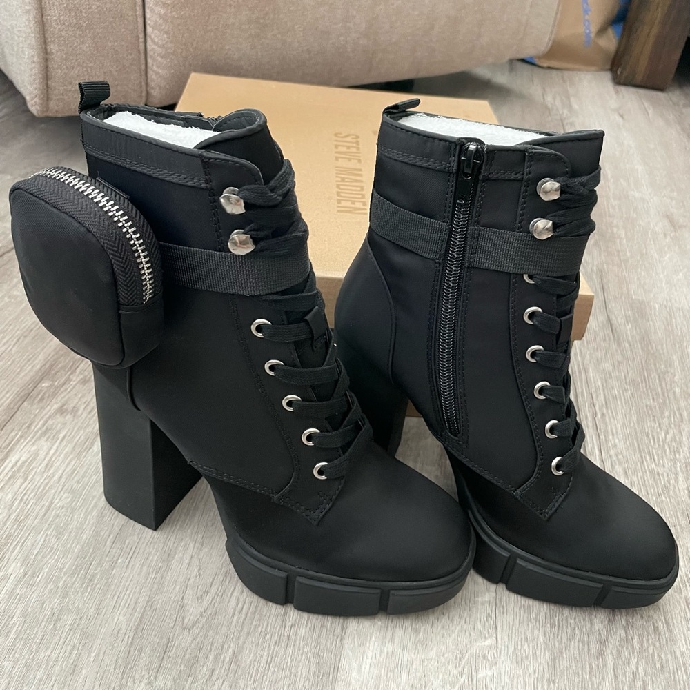 Steve Madden Herrick Black Lace Up Boots w/ Attached Zippered Purse Pouches